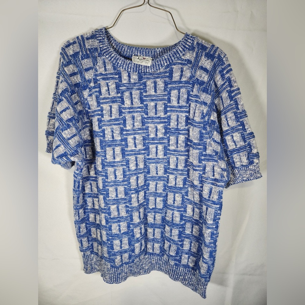 Alberoy’s Vintage 80s Blue Crew Neck Short Sleeve Sweater